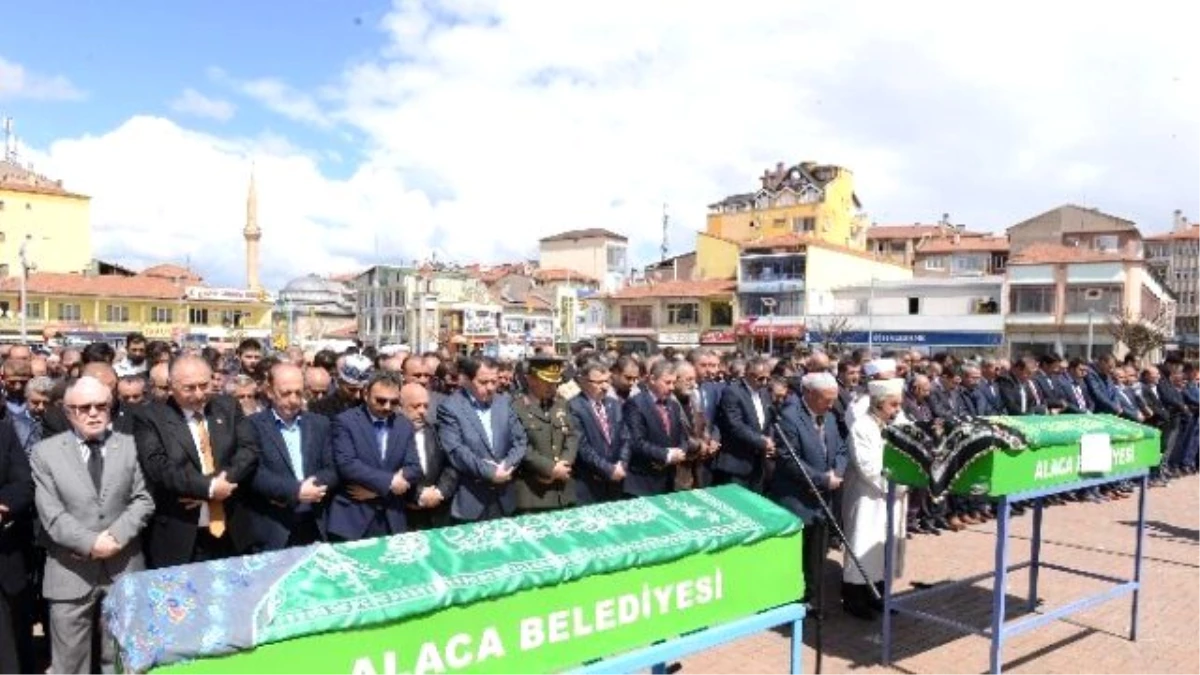 Ak Partili Uslu Annesini Son Yolculuğuna Uğurladı