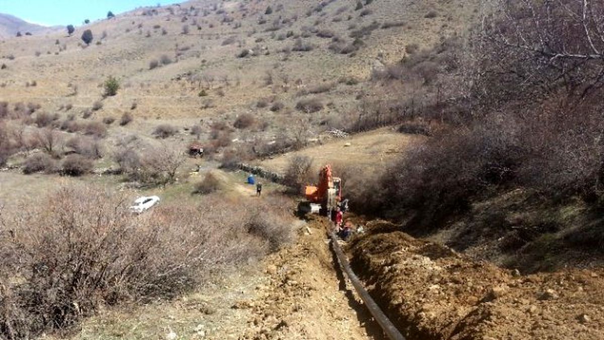 Büyükşehir, Kırsala Çelik Borularla Sulama Suyu Götürüyor