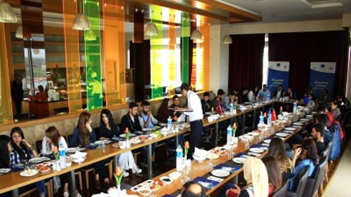 D.Ü\'de Yurt Dışında Kariyer Fırsatı Toplantısı