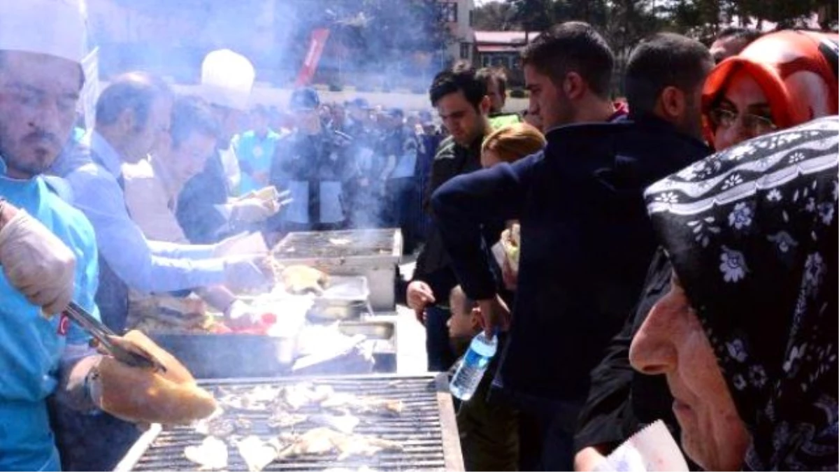 Denizi Olmayan Erzurum\'da Balık Ekmek Şenliği