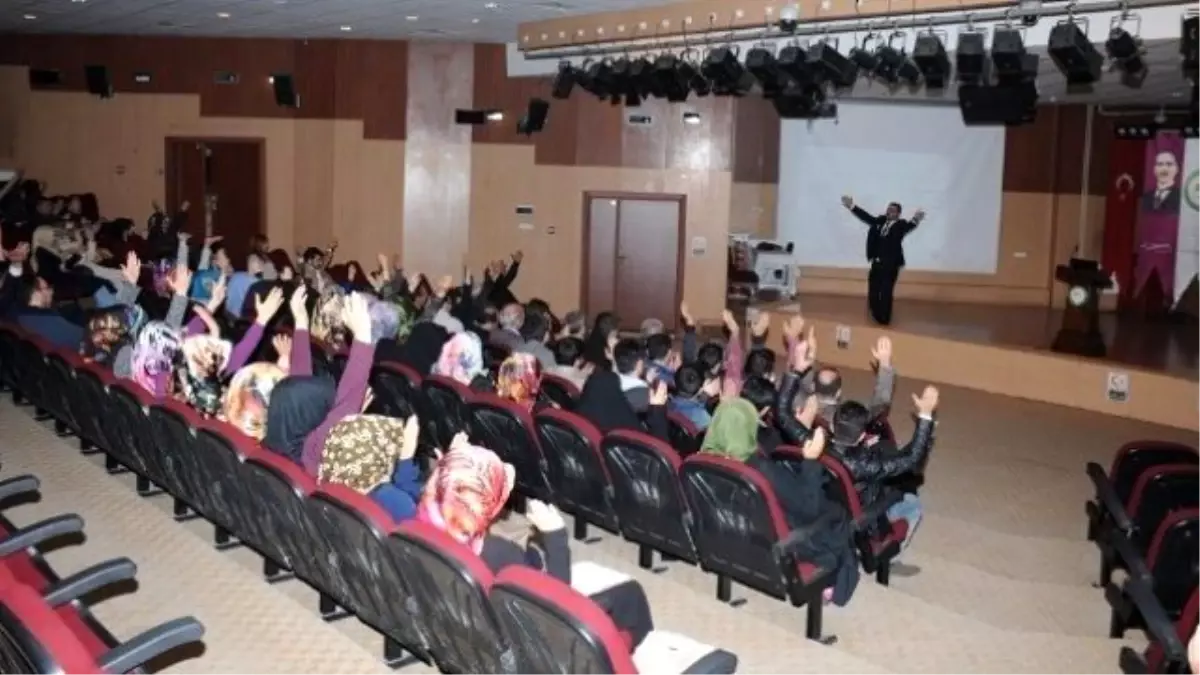 Iğdır\'da "Başarı ve Motivasyon" Konulu Seminer