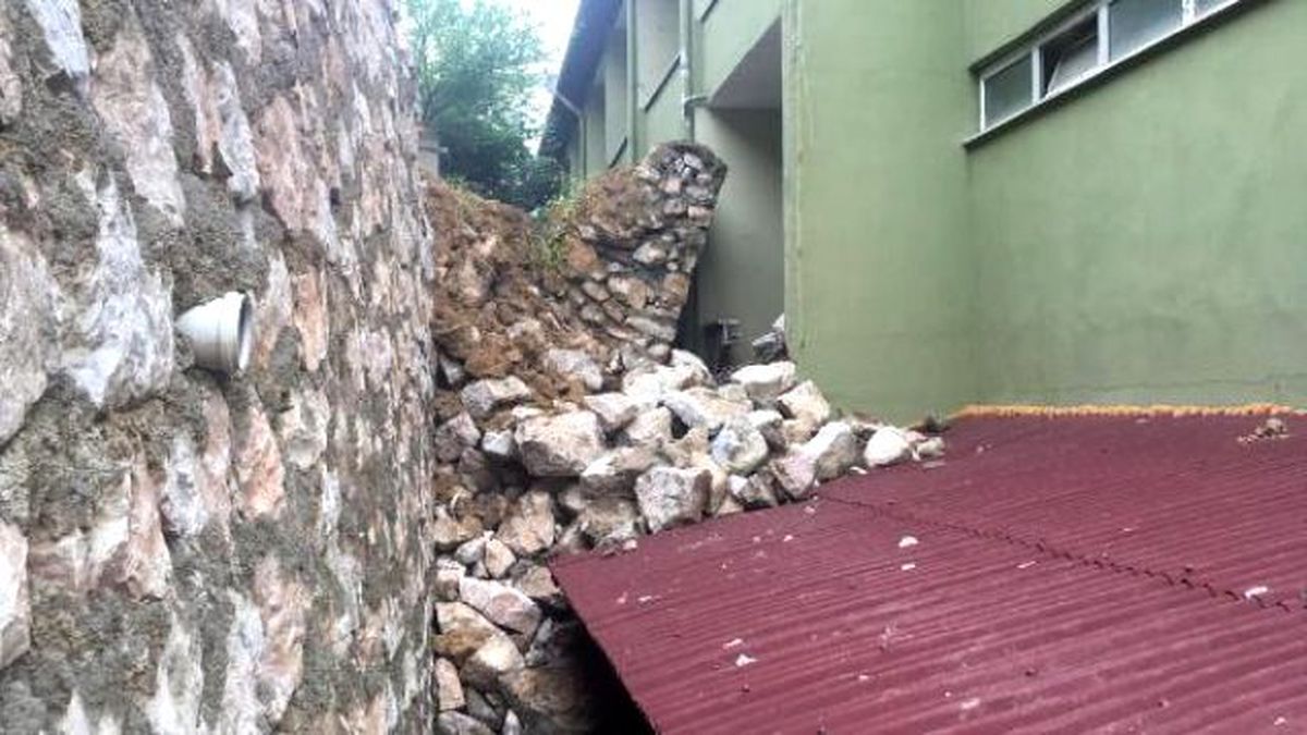 İstinat Duvarı Çöktü, Huzurevi Boşaltıldı