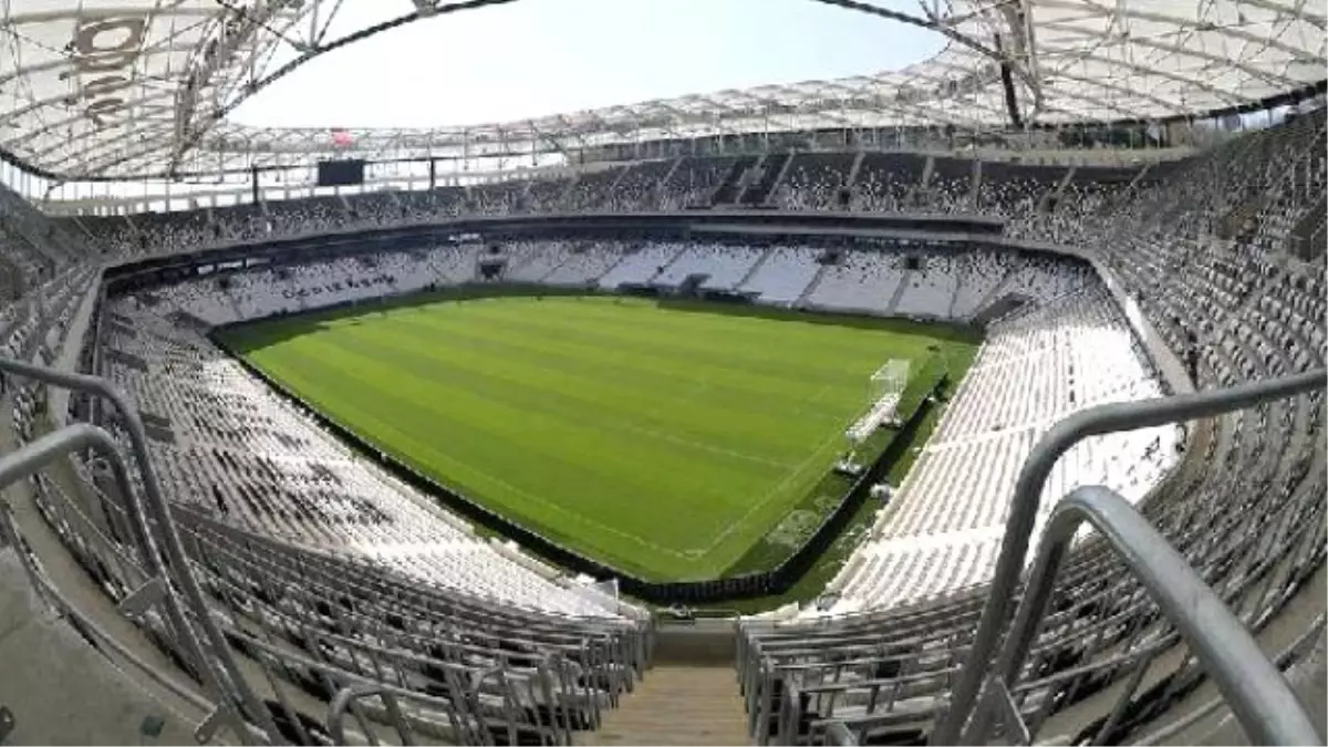 İzmir\'de Vodafone Arena Kıskançlığı