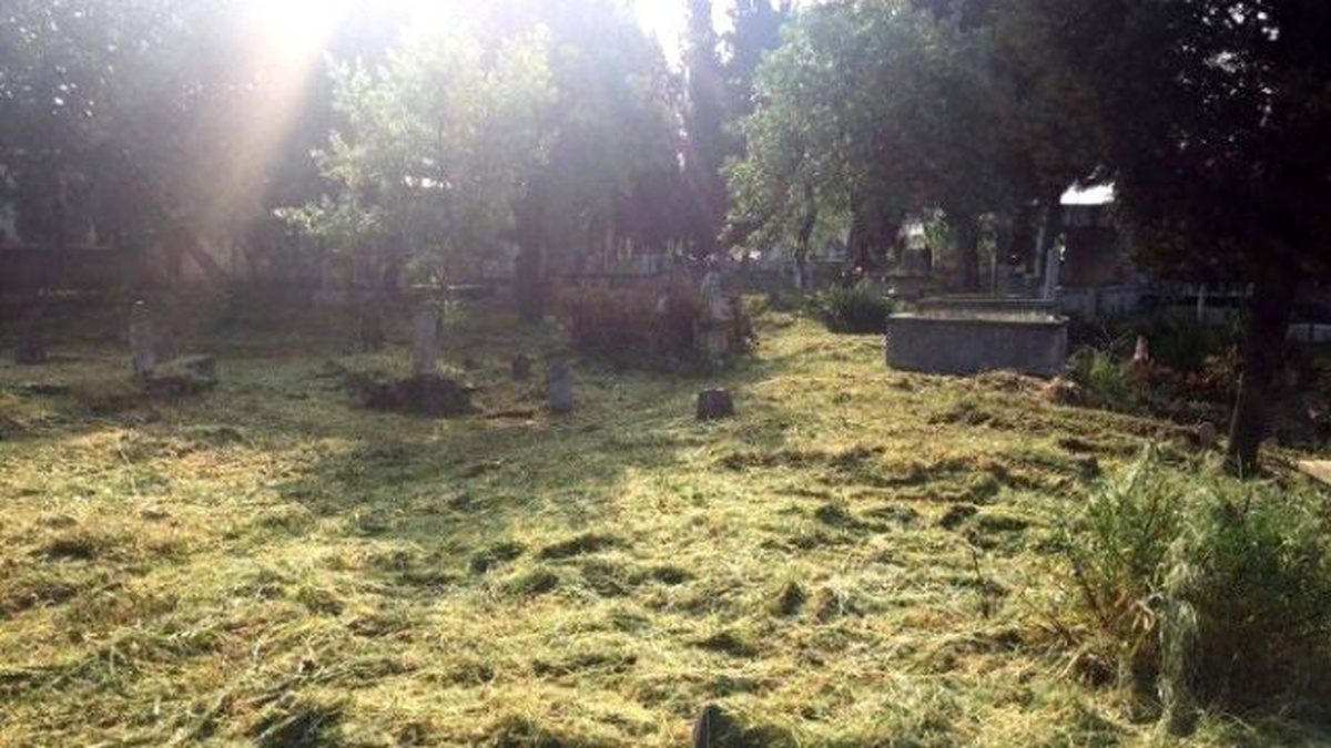 Köşk Belediyesi Mezarlık Temizlik ve Bakım Çalışmalarınadevam Ediyor