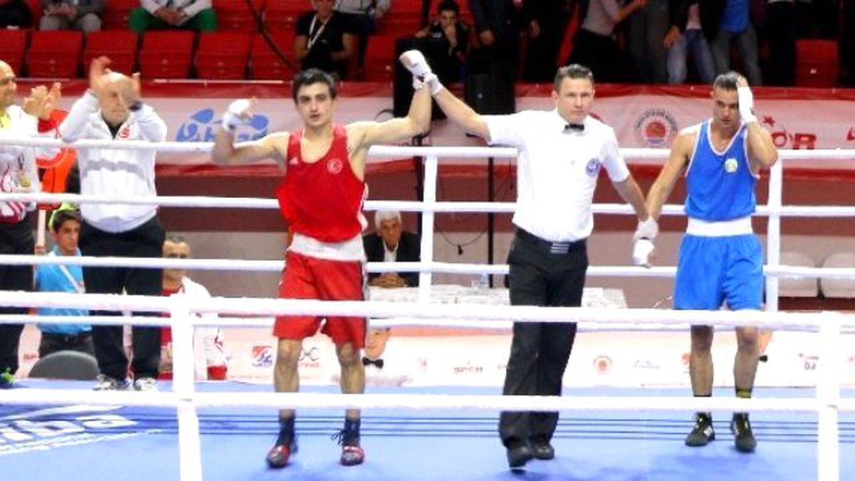 Milli Boksör Volkan Gökçek Çeyrek Finalde