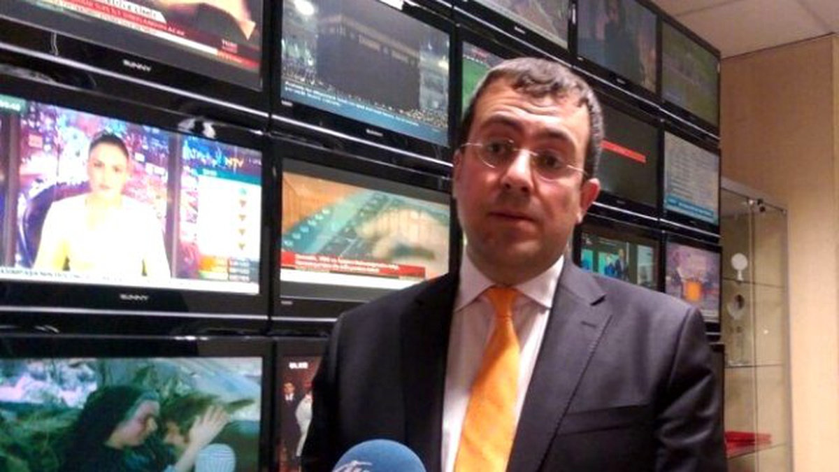 Başbakan Davutoğlu\'nun Deprem Sırasında Yaşadığı Olay, Yıllar Sonra Ortaya Çıktı