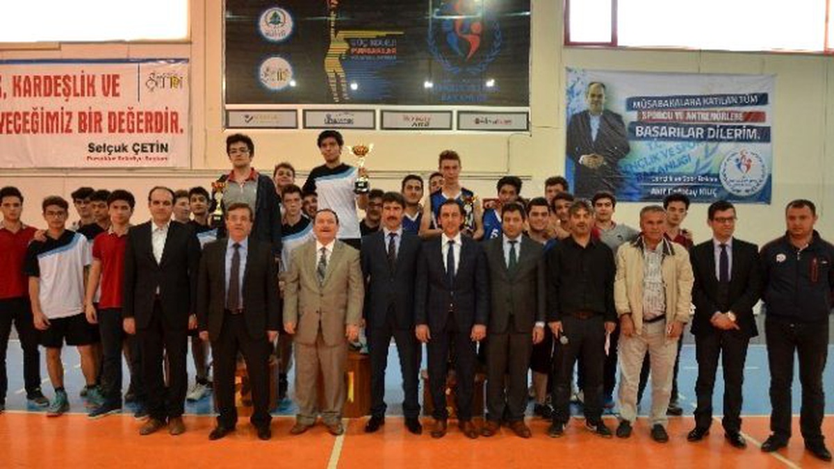 Pursaklar Fen Lisesi Basketbol Şampiyonu Oldu
