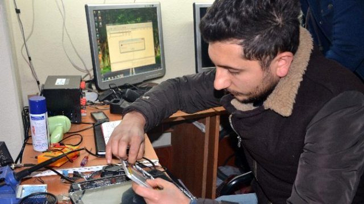 Şehit ve Gazi Yakınlarının Bilgisayarlarını Ücretsiz Onarıyorlar