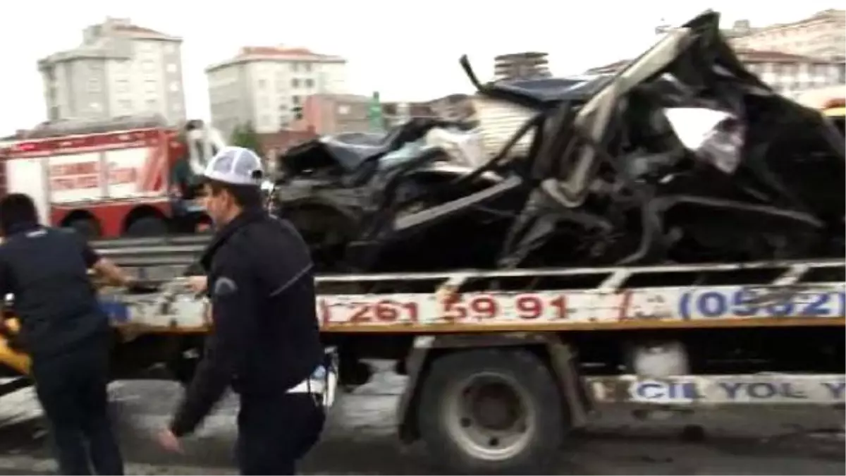 Tem Otoyolu\'nun Edirne Yönü Zincirleme Kaza Nedeniyle Kapalı (1)