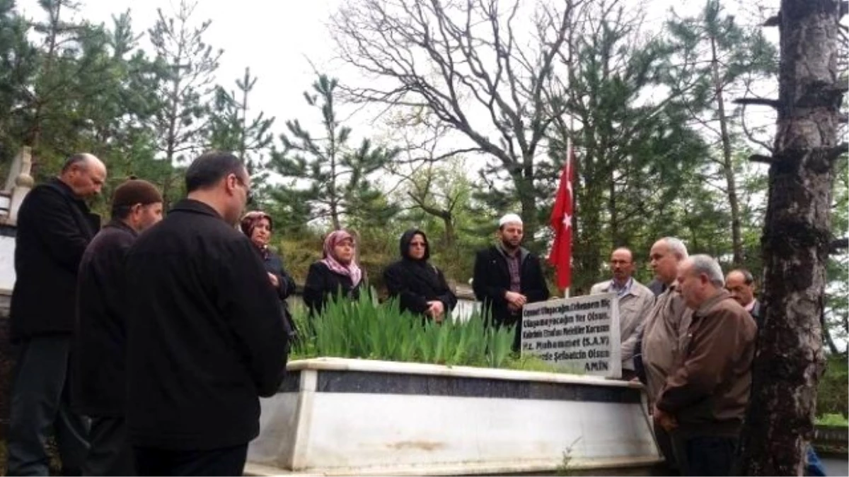 Alaçamlı Şehit Kabri Başında Dualarla Anıldı