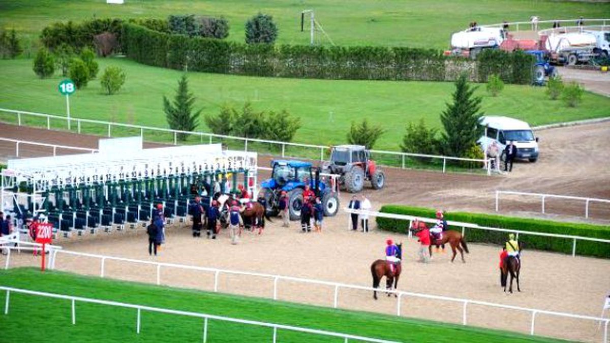 Ankara 75. Yıl Hipodromu'nda Polis Günü Ankara Koşusu Düzenlendi