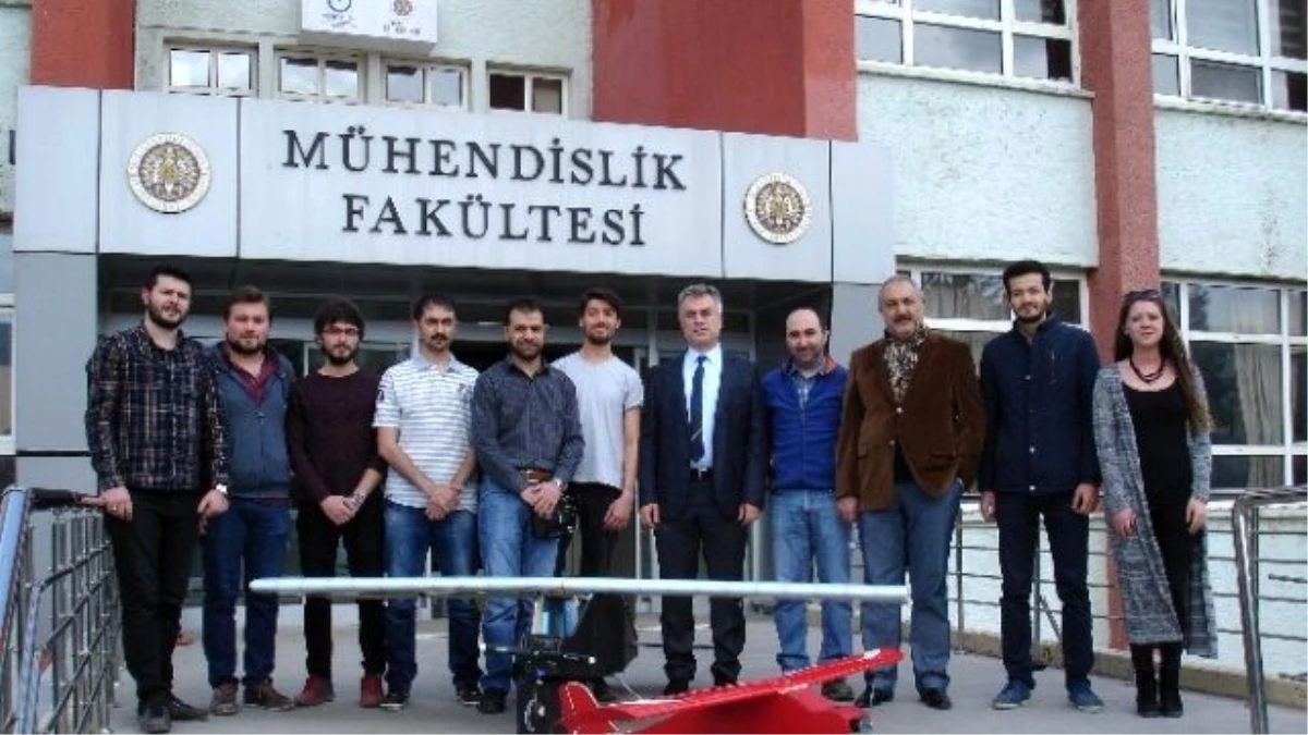 Atatürk Üniversitesi Mühendislik Fakültesi Öğrencileri İnsansız Hava Araçları Yarışları İçin...