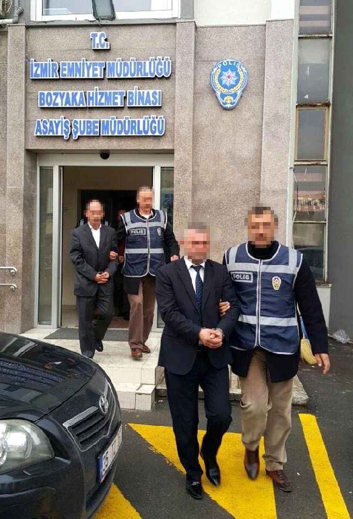 Bar İşletmecisini Kaçırıp, Kadın İç Çamaşırı Giydirdiler