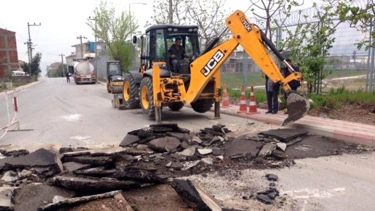 Barbaros Mahallesine Sıcak Asfalt Atağı