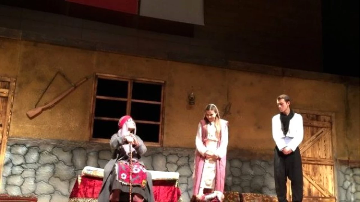 Bozüyük Belediyesi Tiyatro Grubu "Töre" ile Seyirci Karşısına Çıkıyor