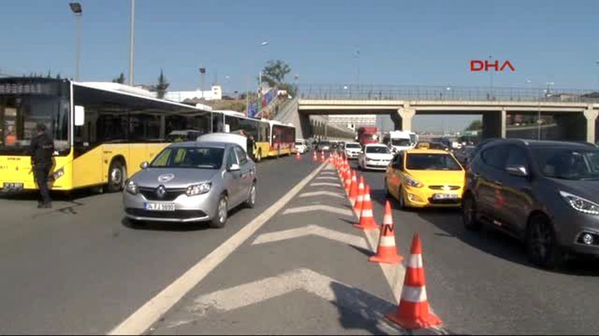 Derbi Öncesi Tem Otoyolu\'ndan Stada Giden Yol Trafiğe Kapatıldı
