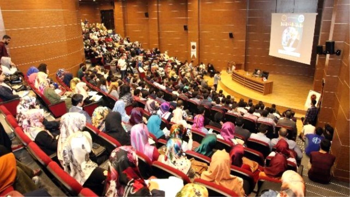 Gaün\'de İslam ve Gençlik Konferansı