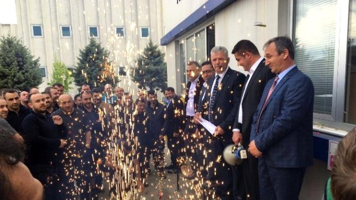 Hortum Fabrikası İşçilerinin Toplu Sözleşme Sevinci