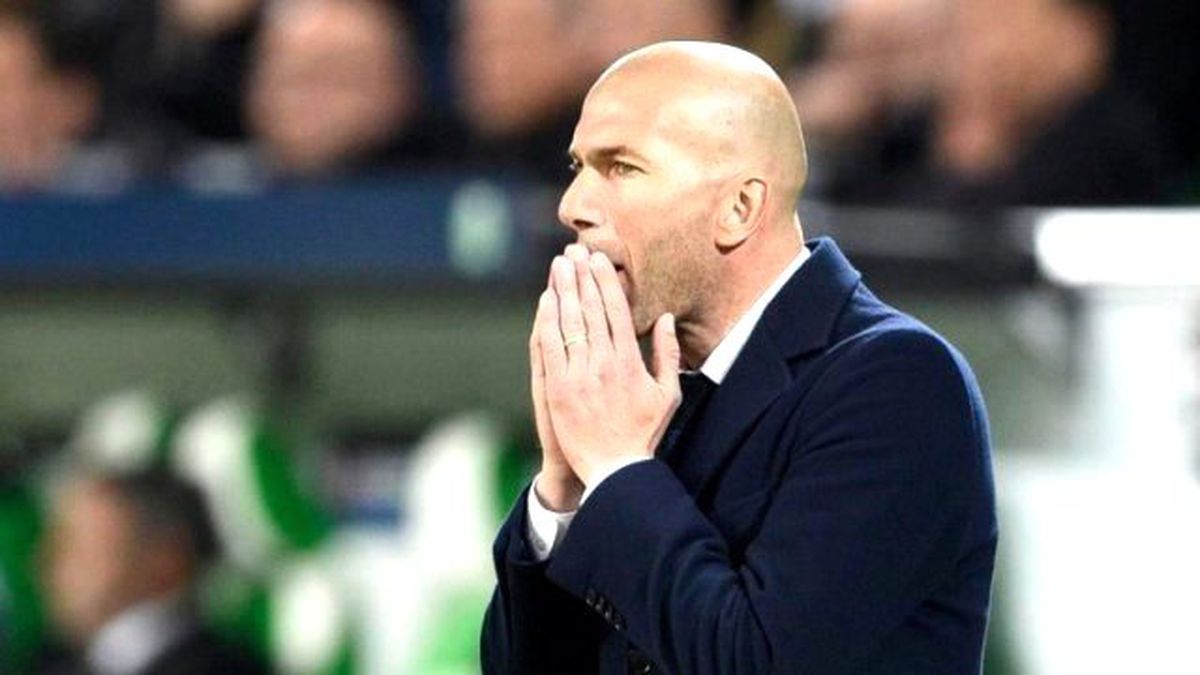 Karizmayı Fena Çizdirdi! Zidane'in Pantolunu Yırtıldı