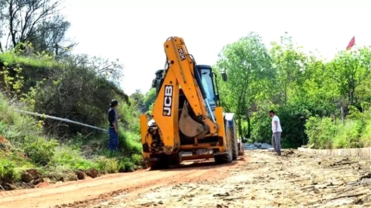 Lapseki\'de İki Alatlı Şehitliğine Parke Yol