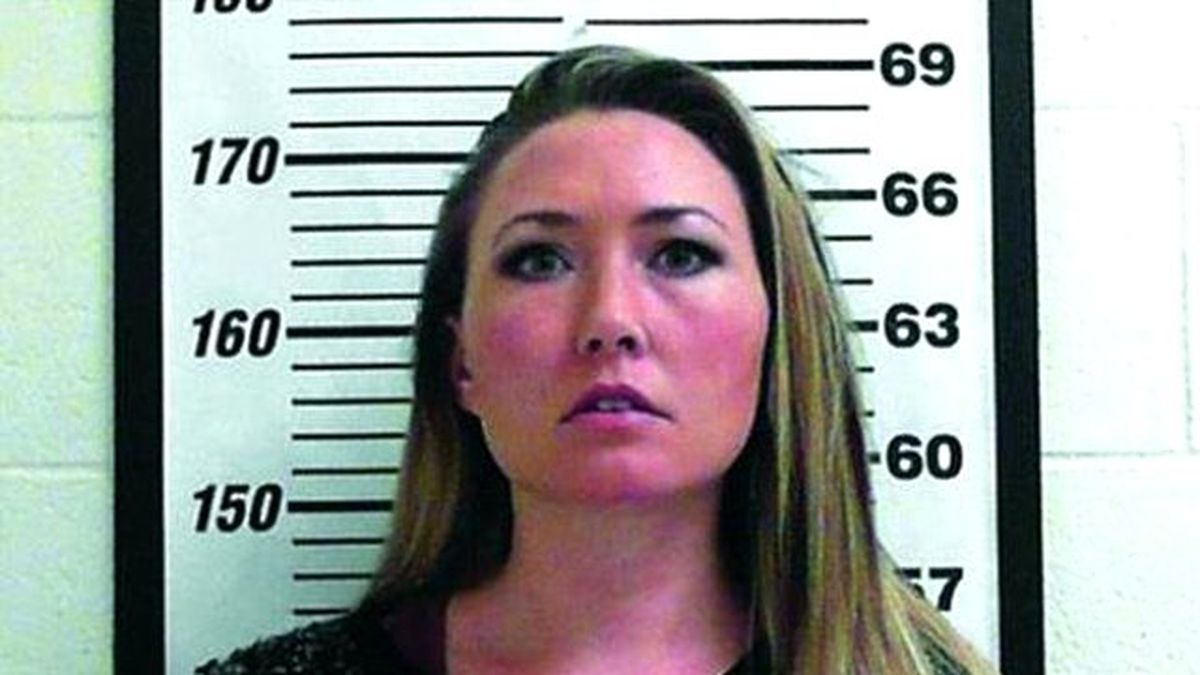 Öğrencileriyle 'Notlarını Yükseltmek İçin' İlişkiye Girmiş!