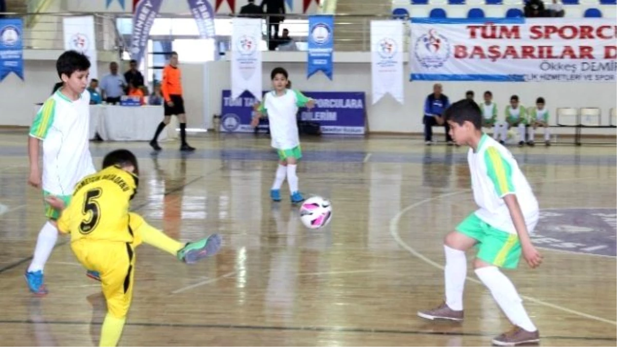 Şahinbey de Futsal Turnuvası