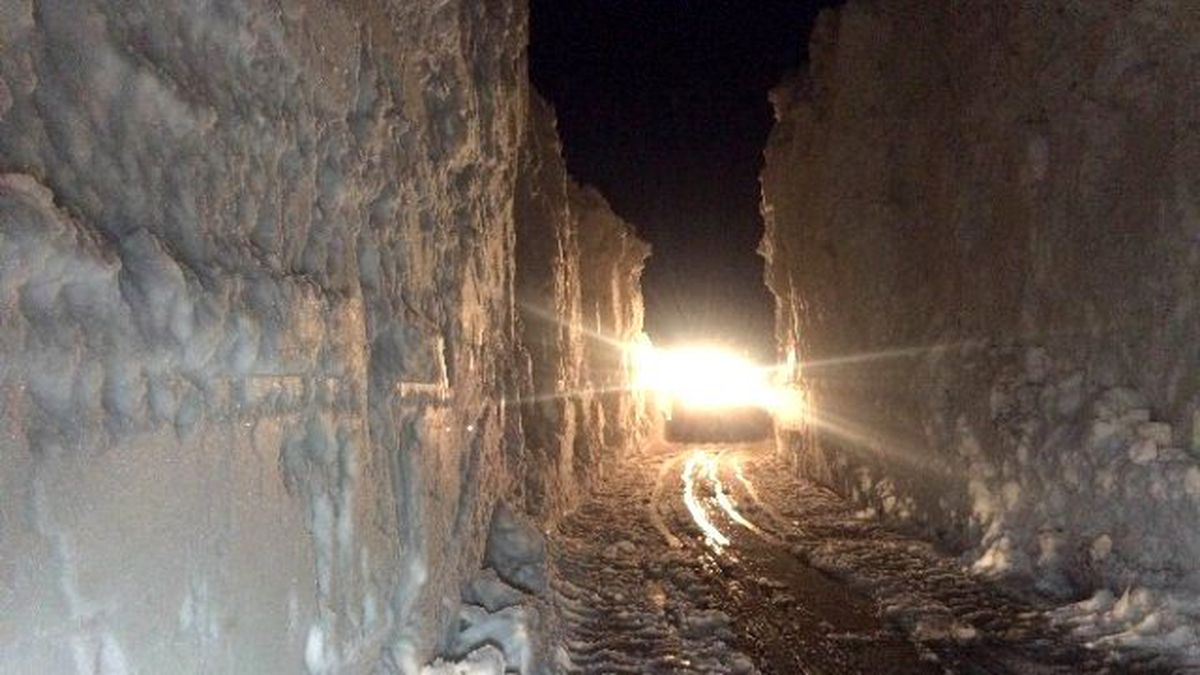 Van Bahçesaray Yoluna Çığ Düşmesi