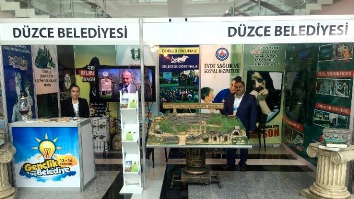 Yerel Yönetimler Sempozyumunda Düzce Rüzgarı Esti