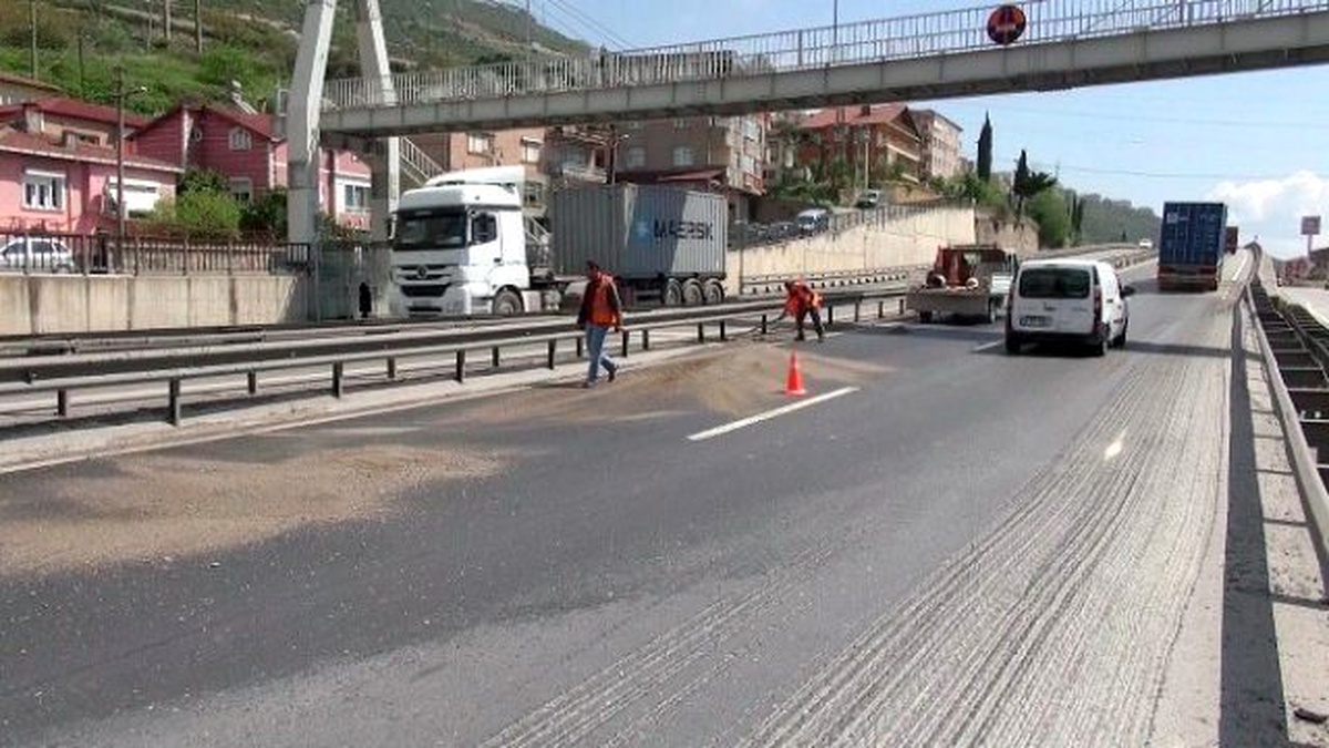 Yola Dökülen Kimyasal Polisi Harekete Geçirdi