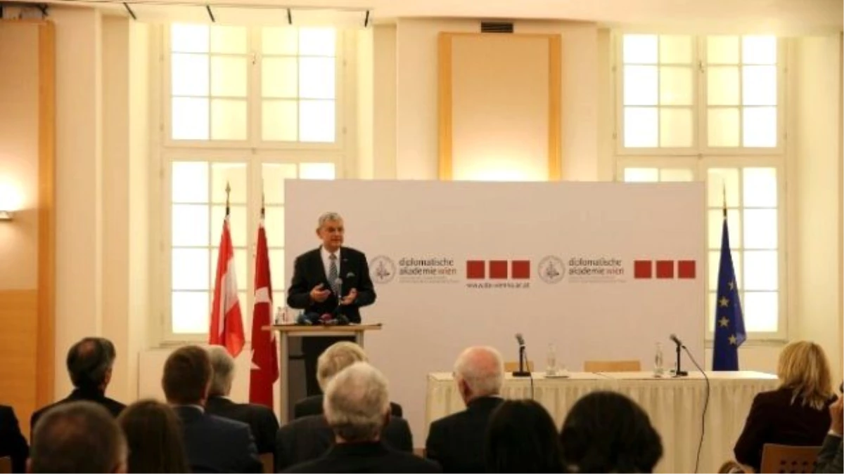 AB Bakanı Bozkır, Avusturya\'nın Başkenti Viyana\'da Konferans Verdi