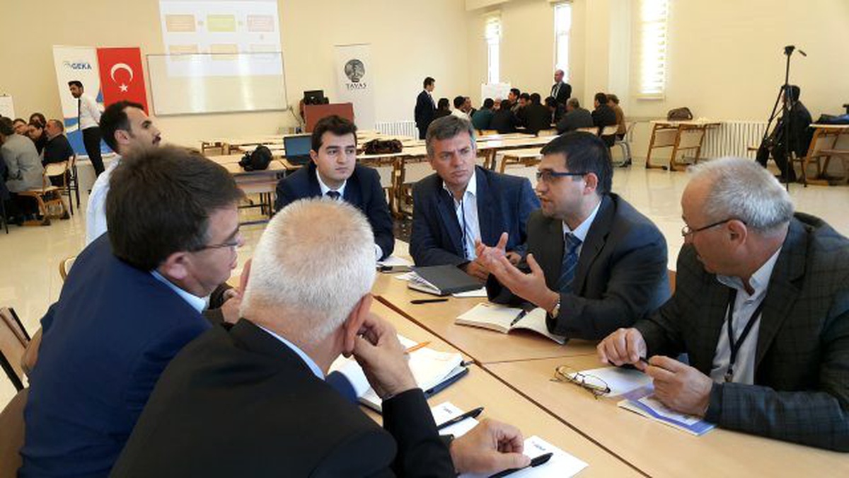 Altınova Mahallesi yeni çay bahçesi ve parkına kavuştu