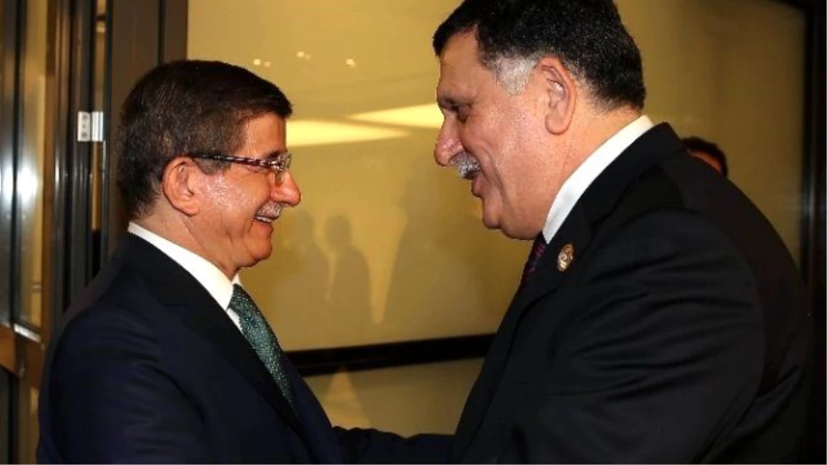 Davutoğlu: "Libya\'nın Bütünlüğü Türkiye İçin Önemli"