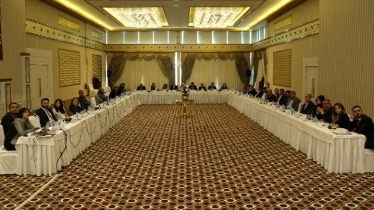 Diyarbakır\'da Yuvarlak Masa Toplantısı