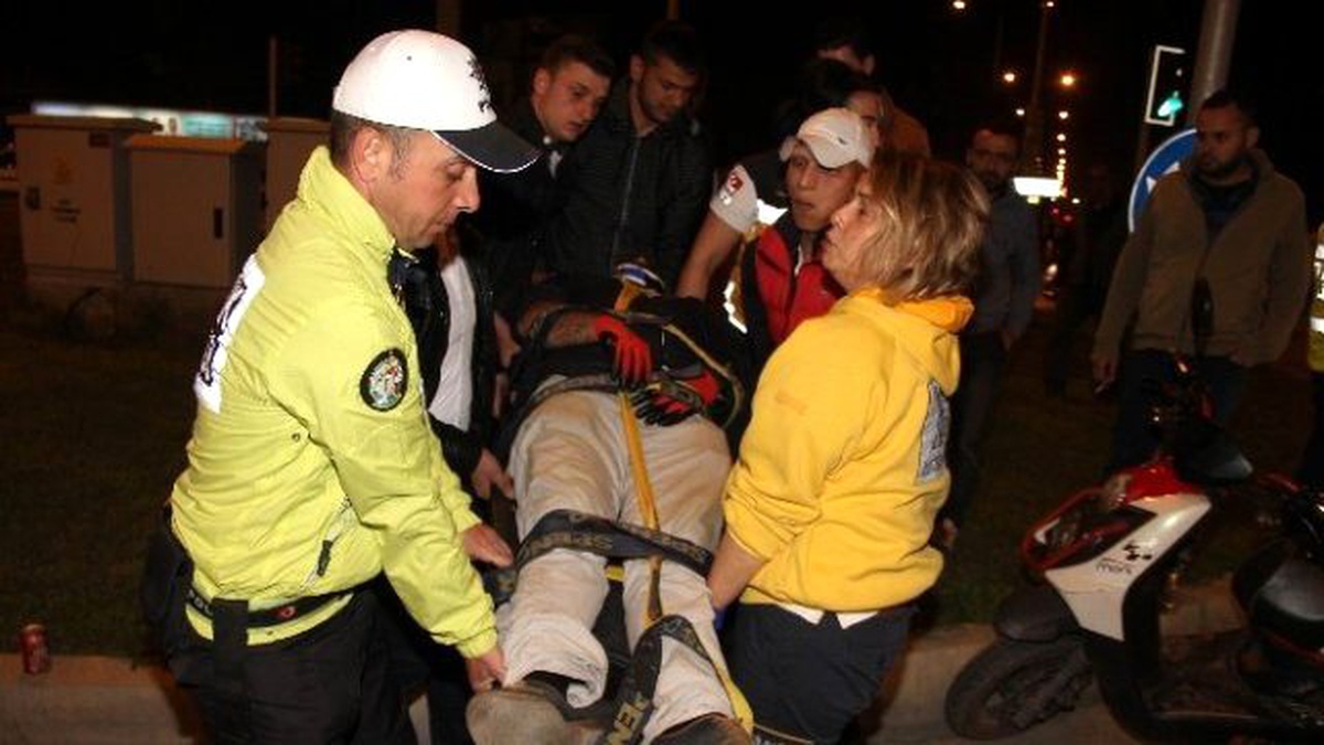 Elektrikli Bisiklet Otomobile Çarptı: 1 Yaralı