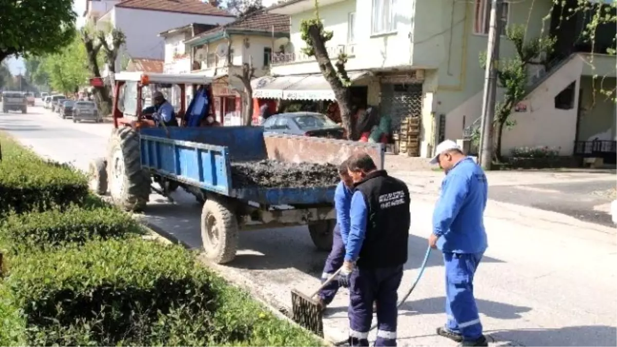 İlçe Genelinde Rögar Temizliği Başladı