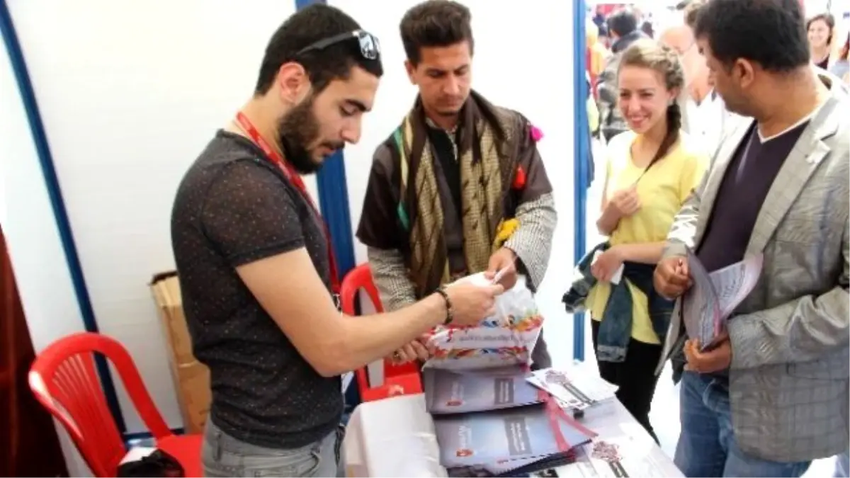 Kariyer Günlerinde Nişantaşı Üniversitesi Standına Yoğun İlgi