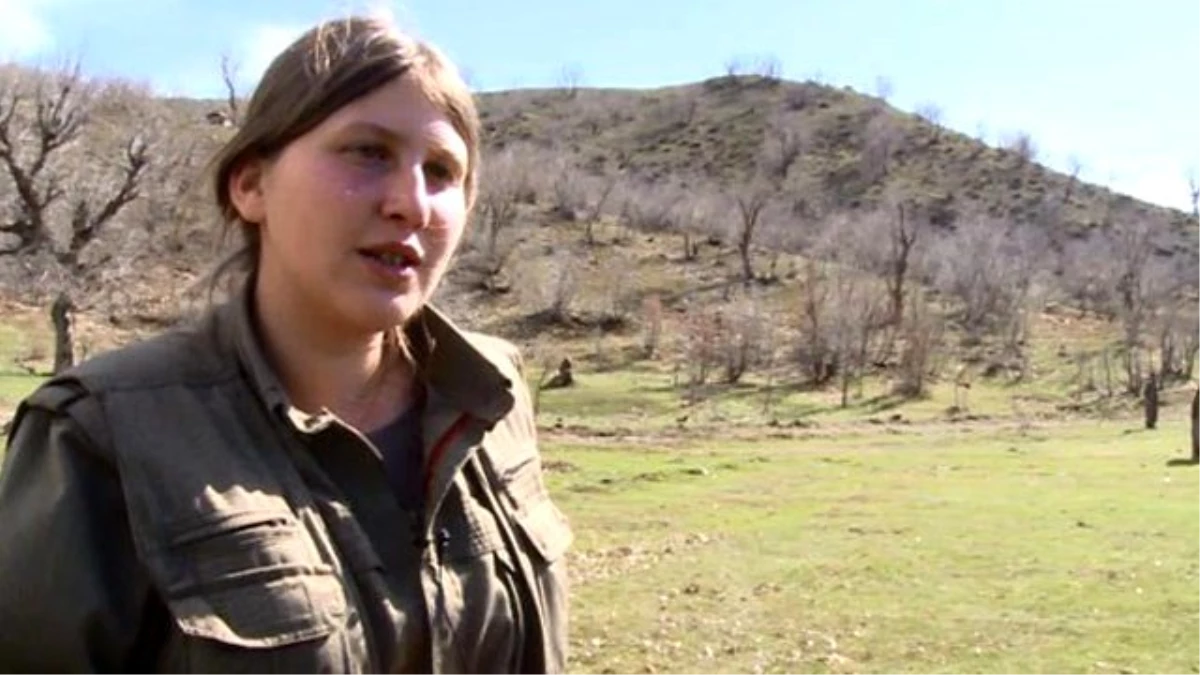 \'Kırmızı Fularlı Kız\' PKK\'yı Karıştırdı! Kadın Teröristler Ayaklandı