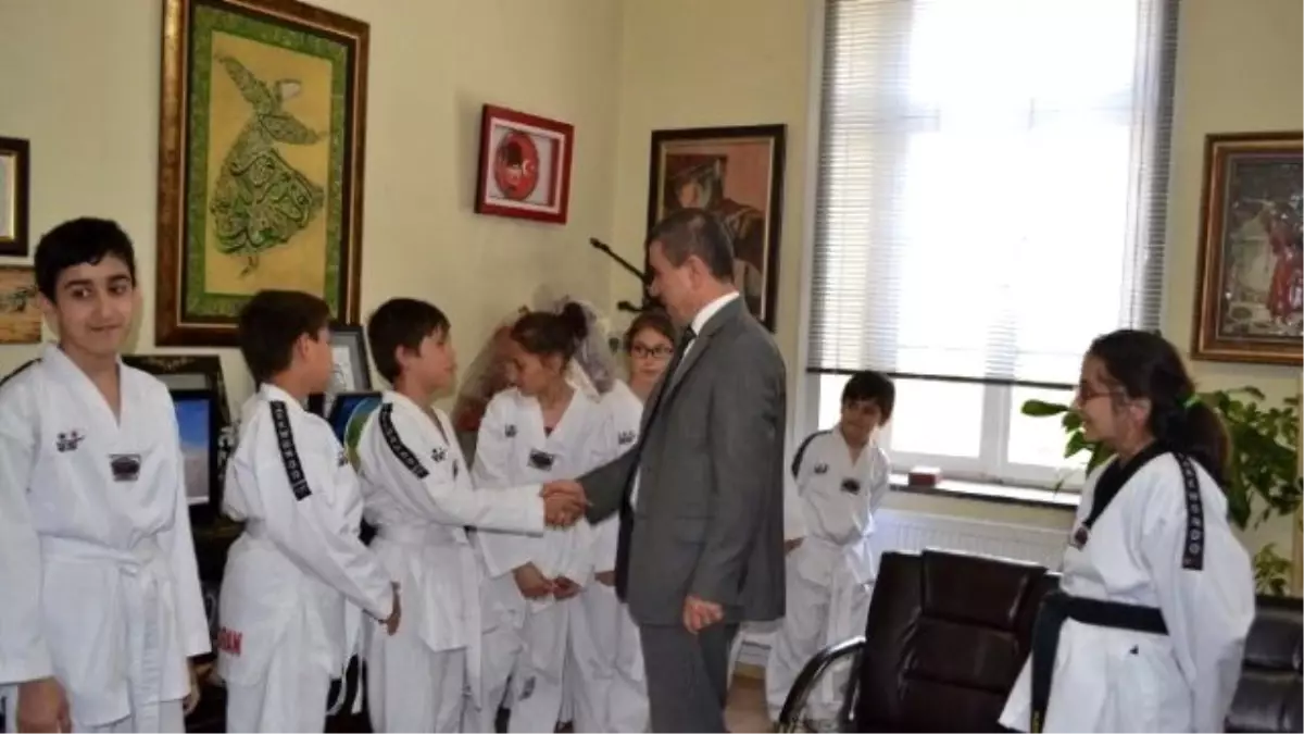 Taekwondo Kursiyerleri Ehem İ Ziyaret Etti