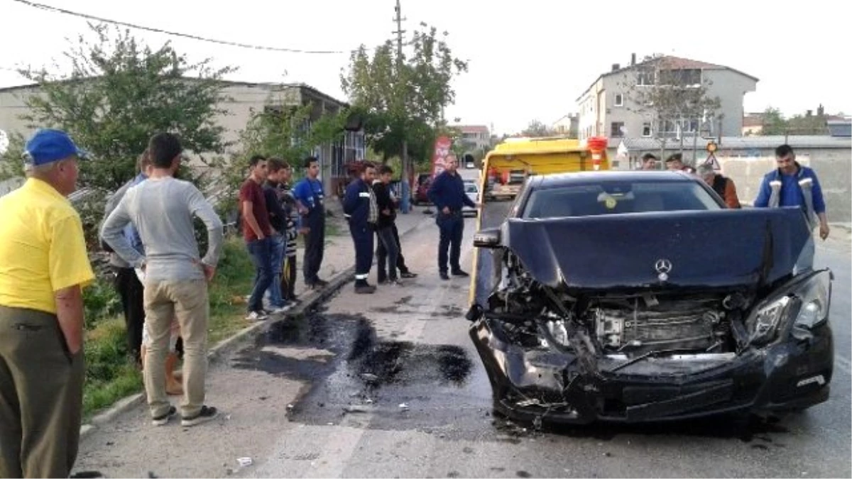 Tekirdağ\'da Zincirlime Kaza: 2 Yaralı
