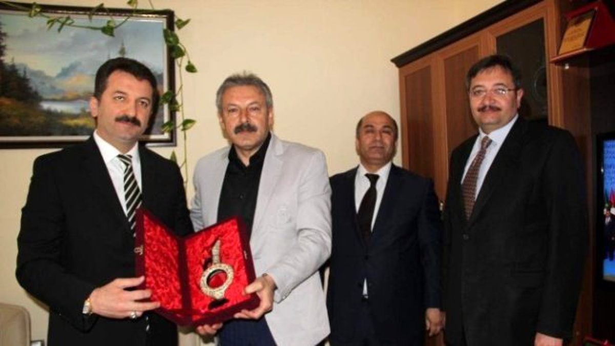 Türkiye Halk Sağlığı Kurum Başkan Yardımcısı Başarılı\'ya Teşekkür Plaketi
