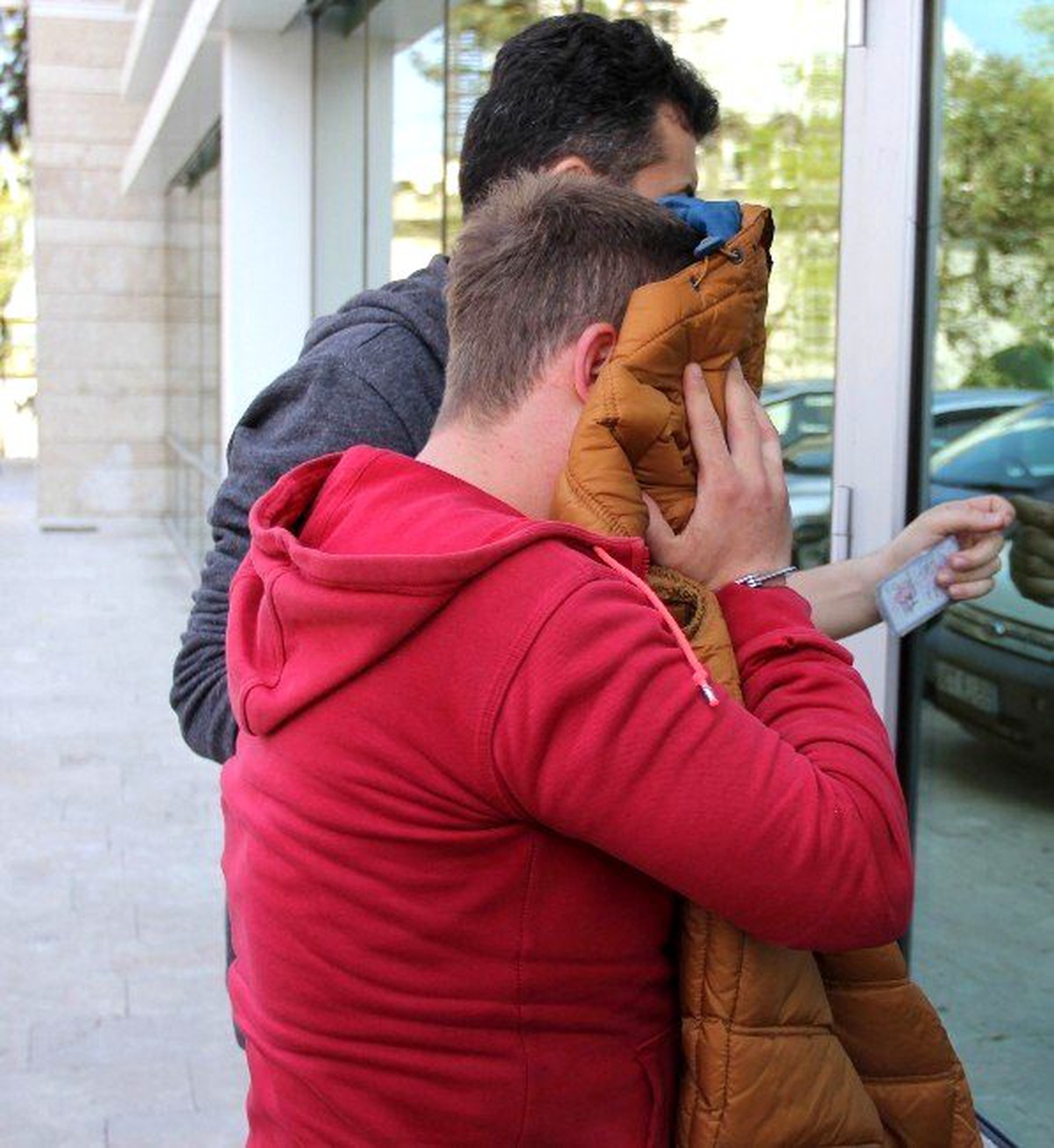 Uyuşturucu Ticaretinden 2 Kişi Tutuklandı