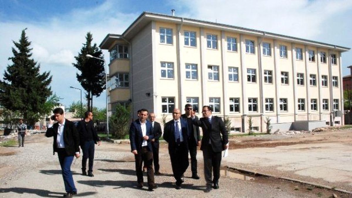 Vali Demirtaş\'tan Kahta\'da Devam Eden Yatırımları İnceledi