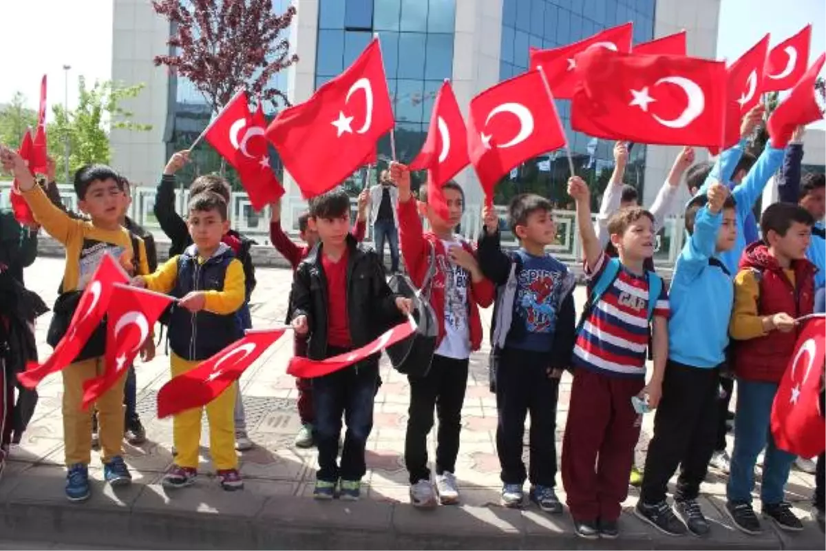 Başbakan Davutoğlu: 7 Haziran Öncesinde Takındıkları Sahte Maskelere Sığınıyorlar