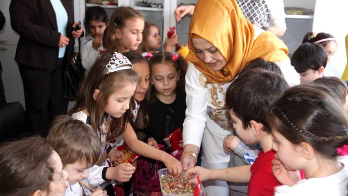 Bayan Kasap, "MİNİK Yürekleri Tebrik Etti"…