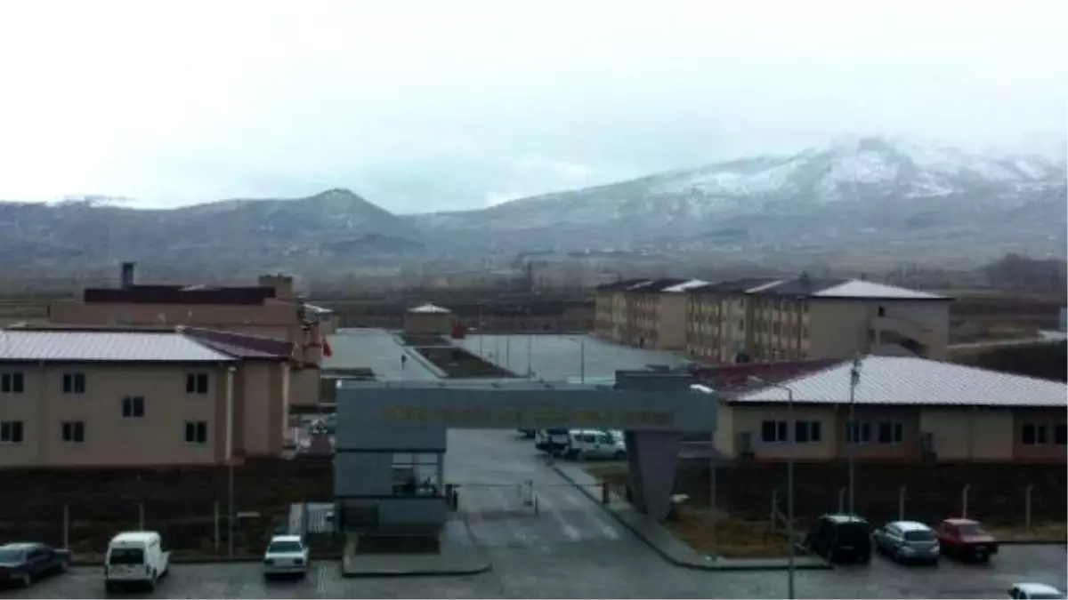 Amasya'da Cezaevinin Çatısı Uçtu, Çok Sayıda Yaralı Var