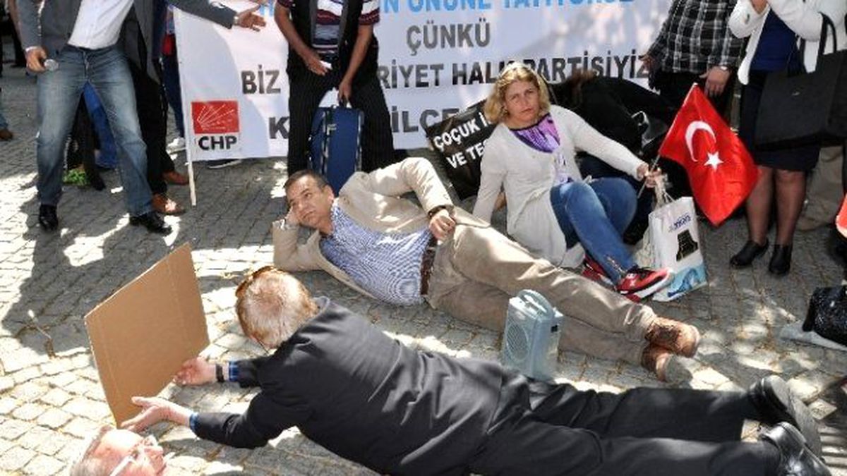 CHP\'lilerden İlginç Eylem