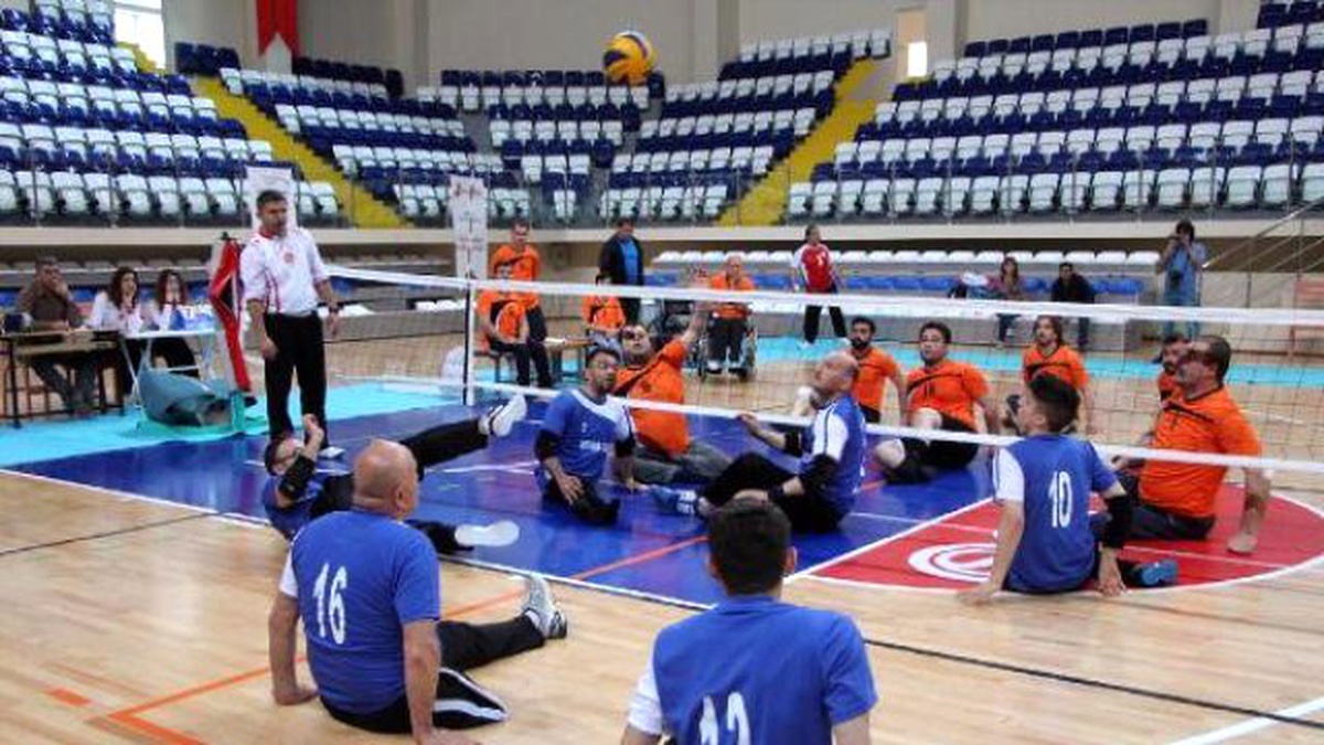 Fethiye\'de Oturarak Voleybol Heyecanı Sona Erdi