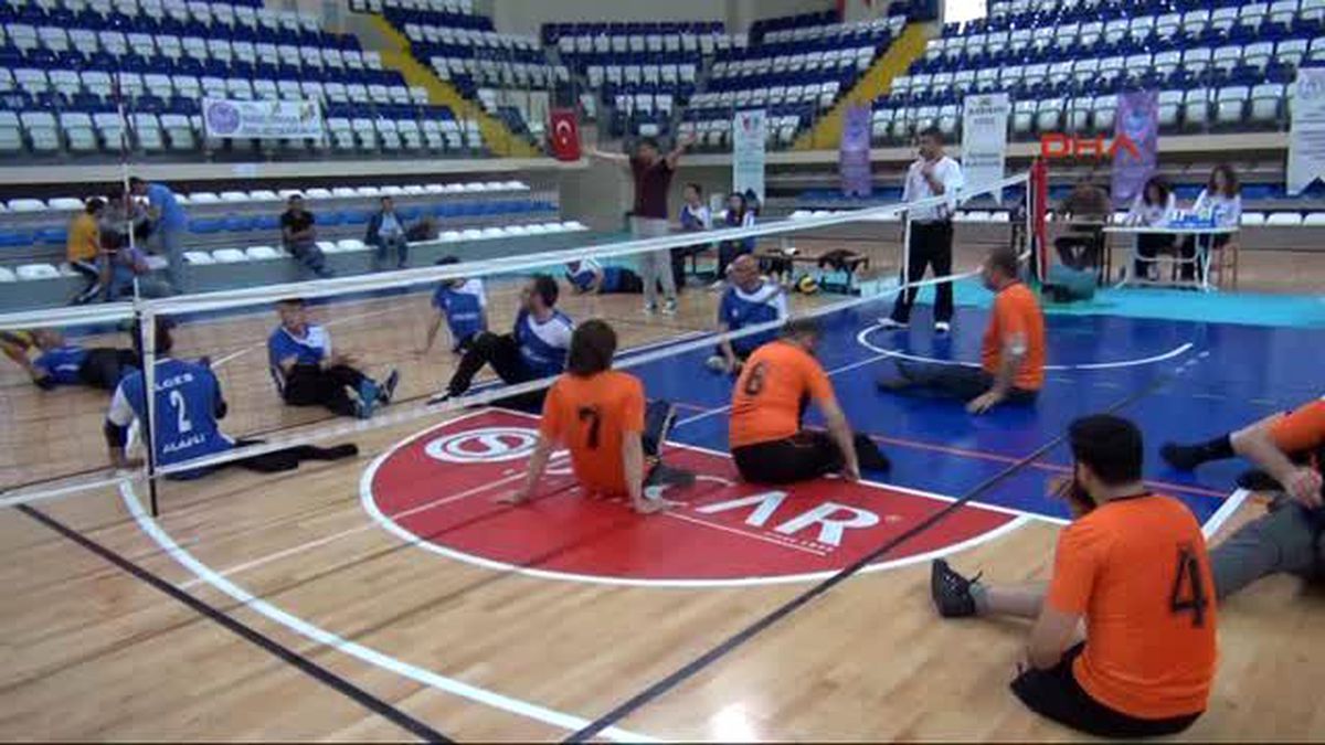 Fethiye\'de Oturarak Voleybol Heyecanı Sona Erdi
