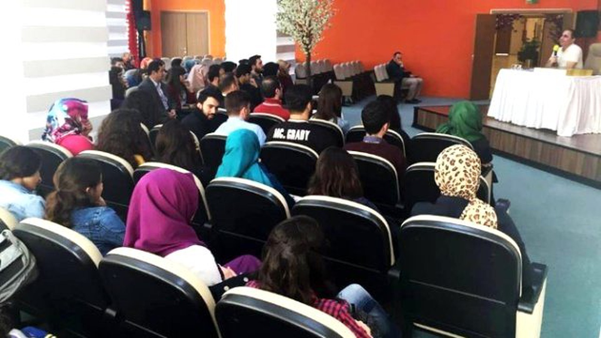Gazeteci-yazar Altun, Darıcalı Öğrencilerle Buluştu