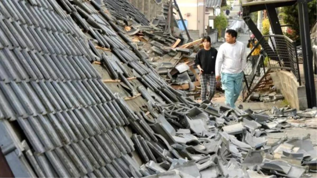 Japonya'da 7,1'le Sarsıldı